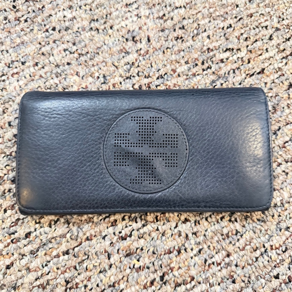 Tory Burch smooth Black Leather Wallet with imprinted “TORY BURCH” Logo
